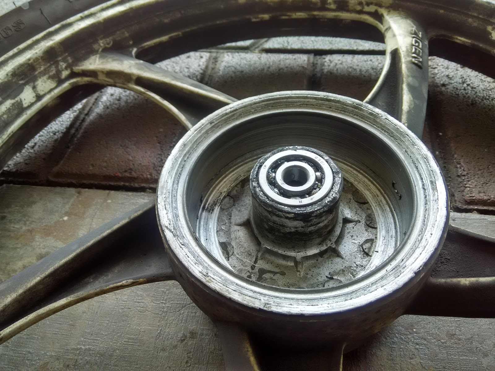 Kapan Saatnya Ganti Bearing Roda Motor Anda? Simak Penjelasan Berikut!